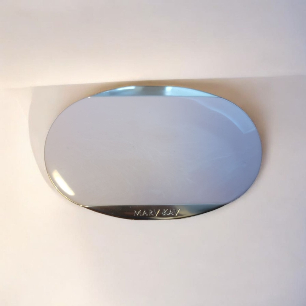 Mary Kay Compact with White Design